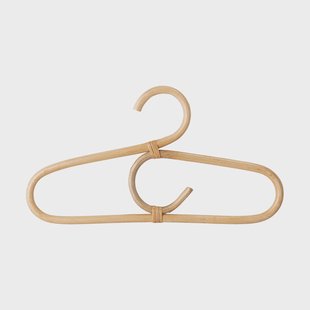 Bloomingville Aranya kleerhanger rotan 17x30 cm Natuur