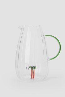 Glazen karaf met palmboom aan de binnenkant