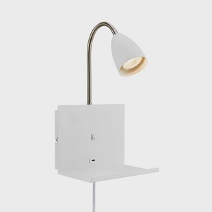 Markslöjd Wandlamp Cuarto, wit 30 cm ijzeren stekker USB-poort plankje