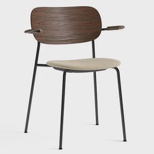 Audo Copenhagen Co eetkamerstoel met arm zitting Bouclé 02 donker Audo Copenhagen Co eetkamerstoel met arm zitting Bouclé 02 donker