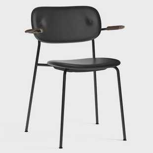 Audo Copenhagen Co eetkamerstoel met arm leder Dakar 0842 donker