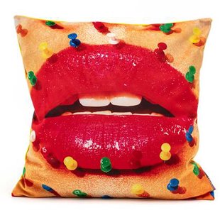 Seletti Toiletpaper kussen 50x50 Mouth with Pins