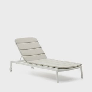 Kave Home - Ligstoel voor buiten Marcona van aluminium met een wit Kave Home - Ligstoel voor buiten Marcona van aluminium met een wit