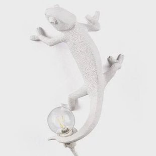 Seletti Chameleon Going Up wandlamp USB Seletti Chameleon Going Up wandlamp USB