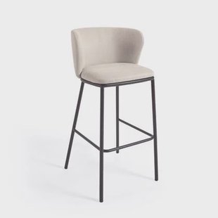 Kave Home - Ciselia kruk beige chenille en zwarte stalen poten hoogte Kave Home - Ciselia kruk beige chenille en zwarte stalen poten hoogte