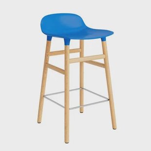 Normann Copenhagen Form Barkruk Low 65 cm - Eiken - Bright Blue