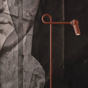 kdln LED vloerlamp Bird, rood, 126 cm, metaal, dimbaar