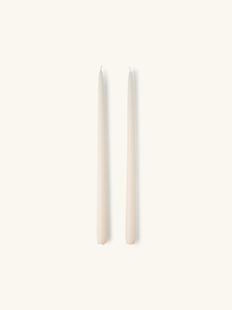 Kaarsen 35 cm 2-pak - Paraffinewas. Ø2,2 x 35 cm. 2 stk. - Off White - Søstrene Grene Kaarsen 35 cm 2-pak - Paraffinewas. Ø2,2 x 35 cm. 2 stk. - Off White - Søstrene Grene