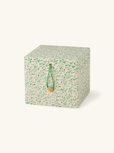 Doos met deksel - Papier. 18,5 x 18,5 x 16,5 cm. - Off White - Søstrene Grene Doos met deksel - Papier. 18,5 x 18,5 x 16,5 cm. - Off White - Søstrene Grene