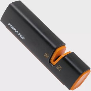 Fiskars F120740 Xsharp Axe and Knife Sharpener, doortrekslijper