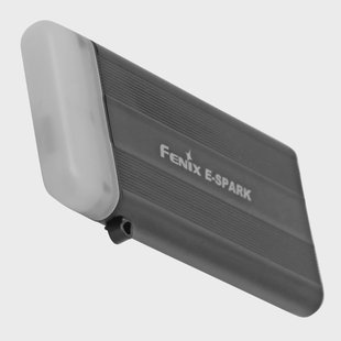 Fenix E-SPARK, 100 lumen, oplaadbare sleutelhangerzaklamp en noodpowerbank