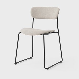 &Tradition Pavilion AV53 stoel volledig bekleed Black-Clay 0011