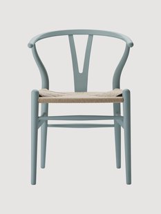 Houten stoel CH24 Wishbone Chair met handgevlochten zitvlak