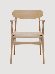 Houten armstoel CH26 met handgeweven zitvlak