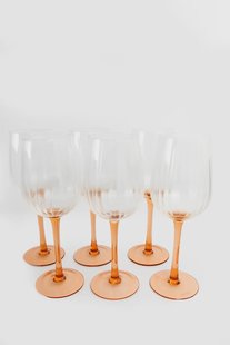 Wijnglazen met oranje voet