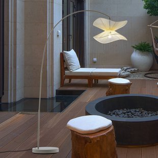 Lindby buiten vloerlamp Valdorin, beige, 199 cm, IP44