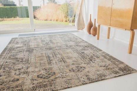 Louis de Poortere - 8720 Antiquarian Agha Old Gold - 170x240 cm Vintage Vloerkleed