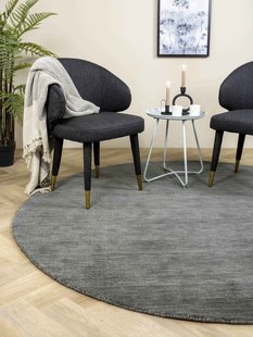 MOMO Rugs - Vloerkleed Panorama Uni Rond Dark Grey - 200 rond MOMO Rugs - Vloerkleed Panorama Uni Rond Dark Grey - 200 rond