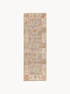 Loper Mara met ornamentpatroon