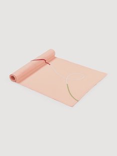 Tafelloper Sue met abstracte borduurwerk