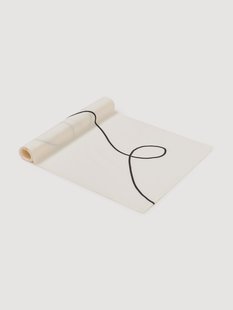 Tafelloper Sue met abstracte borduurwerk