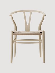 Houten stoel Ch24 met gevlochten zitvlak