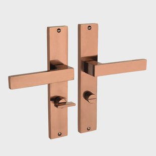 Mooi Deurbeslag Lusso geveerd op schild wc 63/8 mat brons