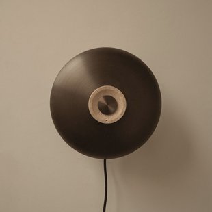 Audo Copenhagen Audo TR Reverse LED wandlamp, stekker, zand/brons