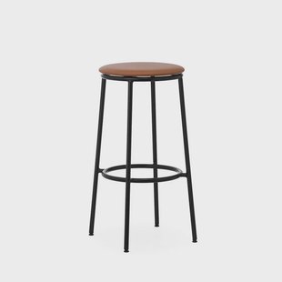 Normann Copenhagen - Circa Barkruk H75 Upholstery Black Steel/Ultra Leather Brandy Normann Copenhag