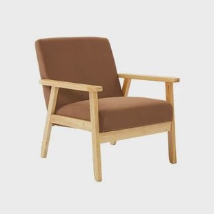 sweeek - Scandinavische fauteuil van hout en ribfluweel sweeek - Scandinavische fauteuil van hout en ribfluweel