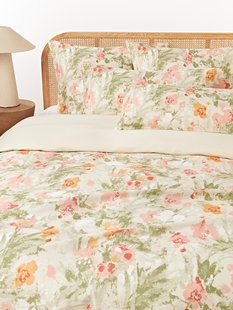 Katoensatijnen dekbedovertrek Anthea met bloemenpatroon