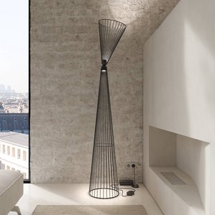 Karman LED vloerlamp Ikonika, zwart, hoogte 180 cm, metaal