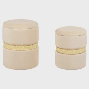 Beliani - MEDFORD - Poef - Crème - Fluweel Beliani - MEDFORD - Poef - Crème - Fluweel