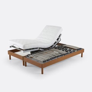 Elektrisch bed met houten lattenbodem en poten