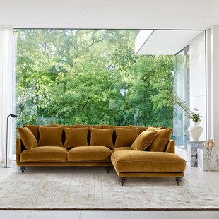 Hoekbank van fluweel, Lazare