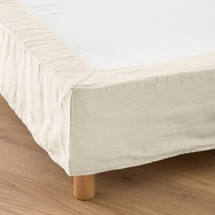 Korte effen bedrand in gewassen linnen, Abella