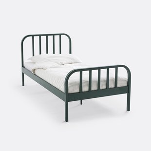 Bed in staal metaal, Pensio