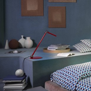 Oluce LED tafellamp Calamaio, rood, metaal, hoogte 37 cm