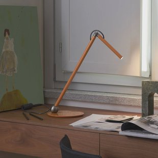 Oluce LED tafellamp Calamaio, mosterdgeel, metaal, hoogte 37 cm