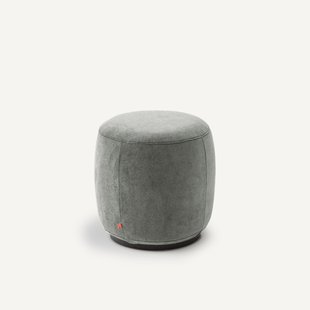 Voetsteun van stonewashed fluweel, Rosebury, ontwerp E. Gallina