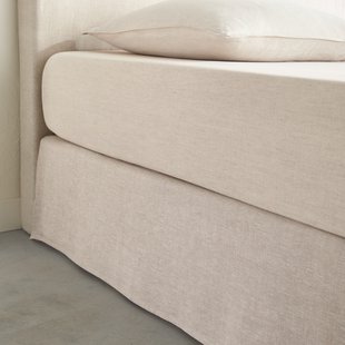 Bedrand in gewassen linnen, Linéo