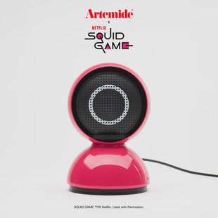 Artemide Eclisse x Squid Game tafellamp Special Edition Guard pink