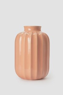 Roze keramieken vaas