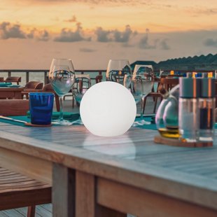 FH Lighting LED-buitenlamp op zonne-energie Dabus, Ø 25 cm, bol, wit, acryl