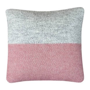 Malagoon Festivity Wool Sierkussen 45 x 45 cm - Dawn Pink