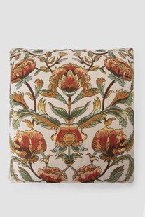 Lichtbruin kussen met bloemendessin