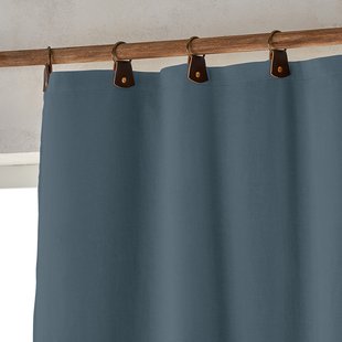 Verduisteringsgordijn van gewassen linnen, leren lussen, Private