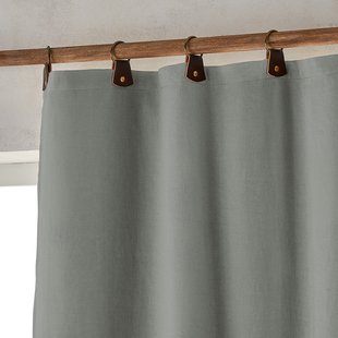 Verduisteringsgordijn van gewassen linnen, leren lussen, Private