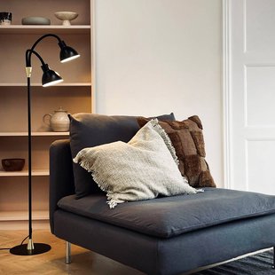 Dyberg Larsen vloerlamp Lilje, zwart, hoogte 135 cm, 2-lamps.