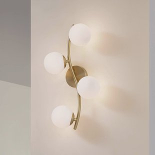 Lindby wandlamp Josiana, opaal/messing, 48 cm, bol, glas